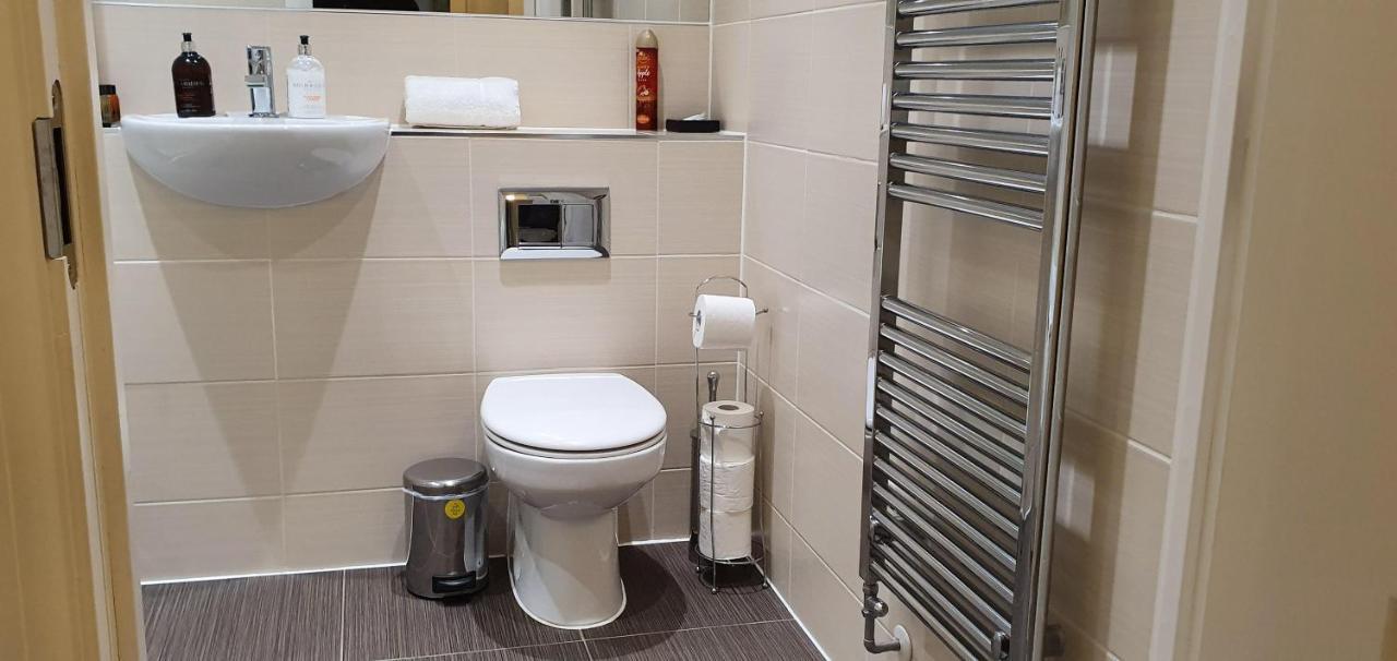 Garland Apartment, Greenhithe 3 ดาร์ทฟอร์ด ภายนอก รูปภาพ